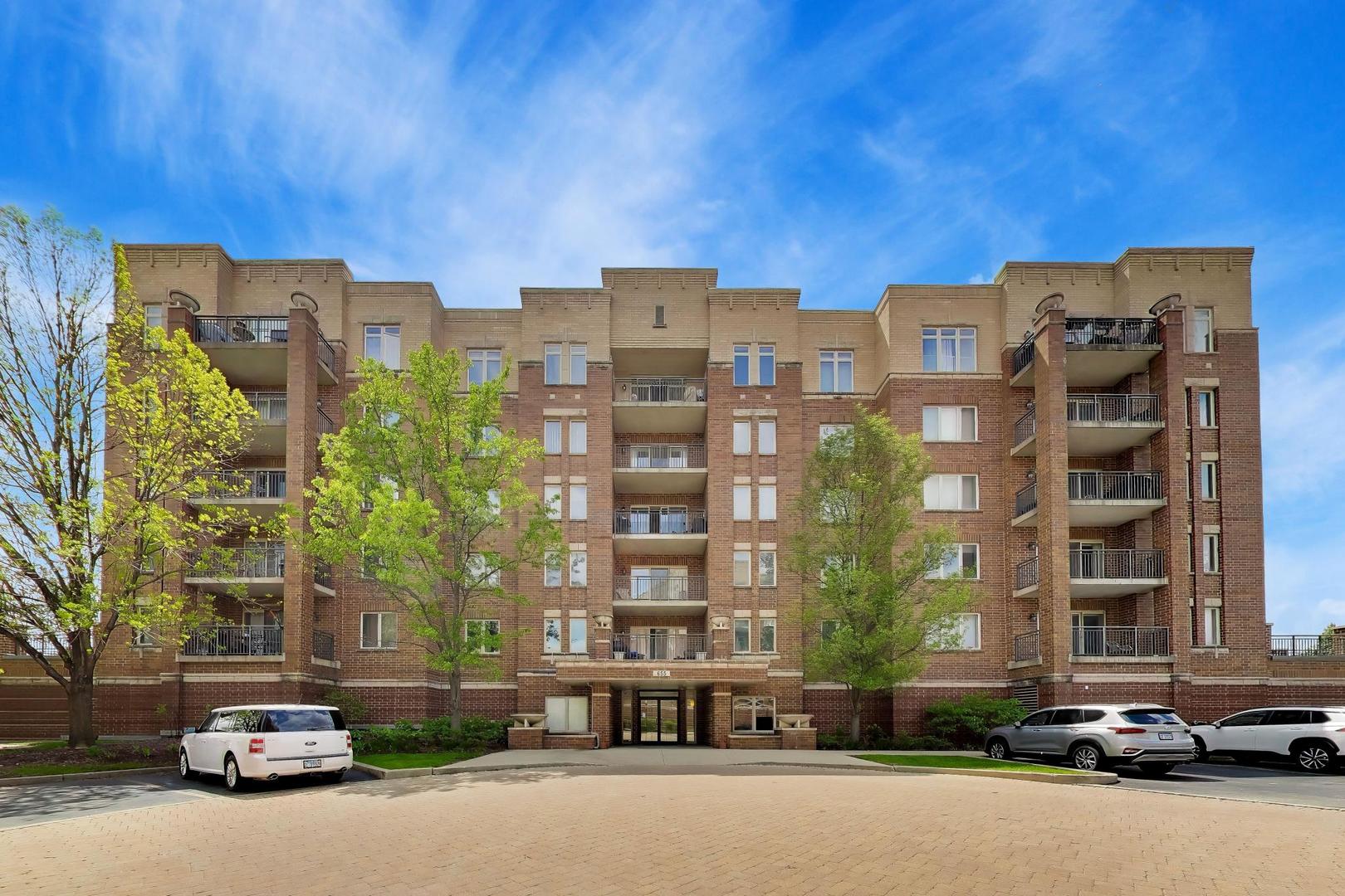 655 Perrie Drive #307, Elk Grove Village, IL