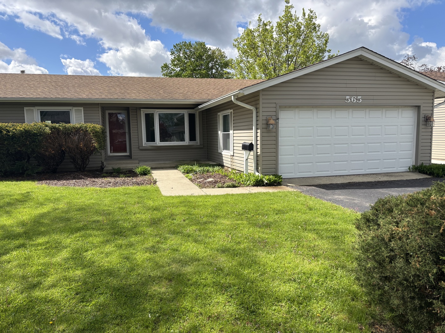565 Gateshead Avenue, Elk Grove Village, IL