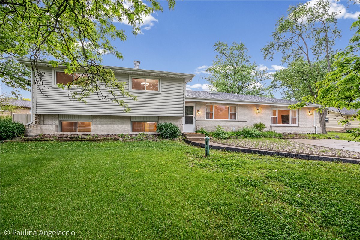 1011 W Wildwood Drive, Prospect Heights, IL