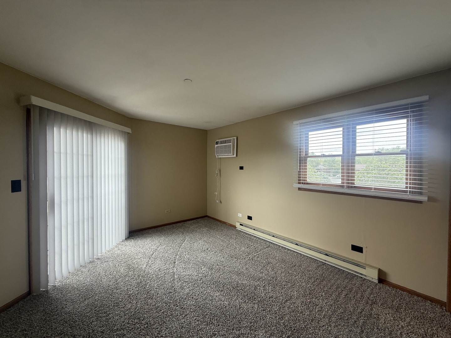 1375 NW CUNAT Court #3B, Lake In The Hills, IL
