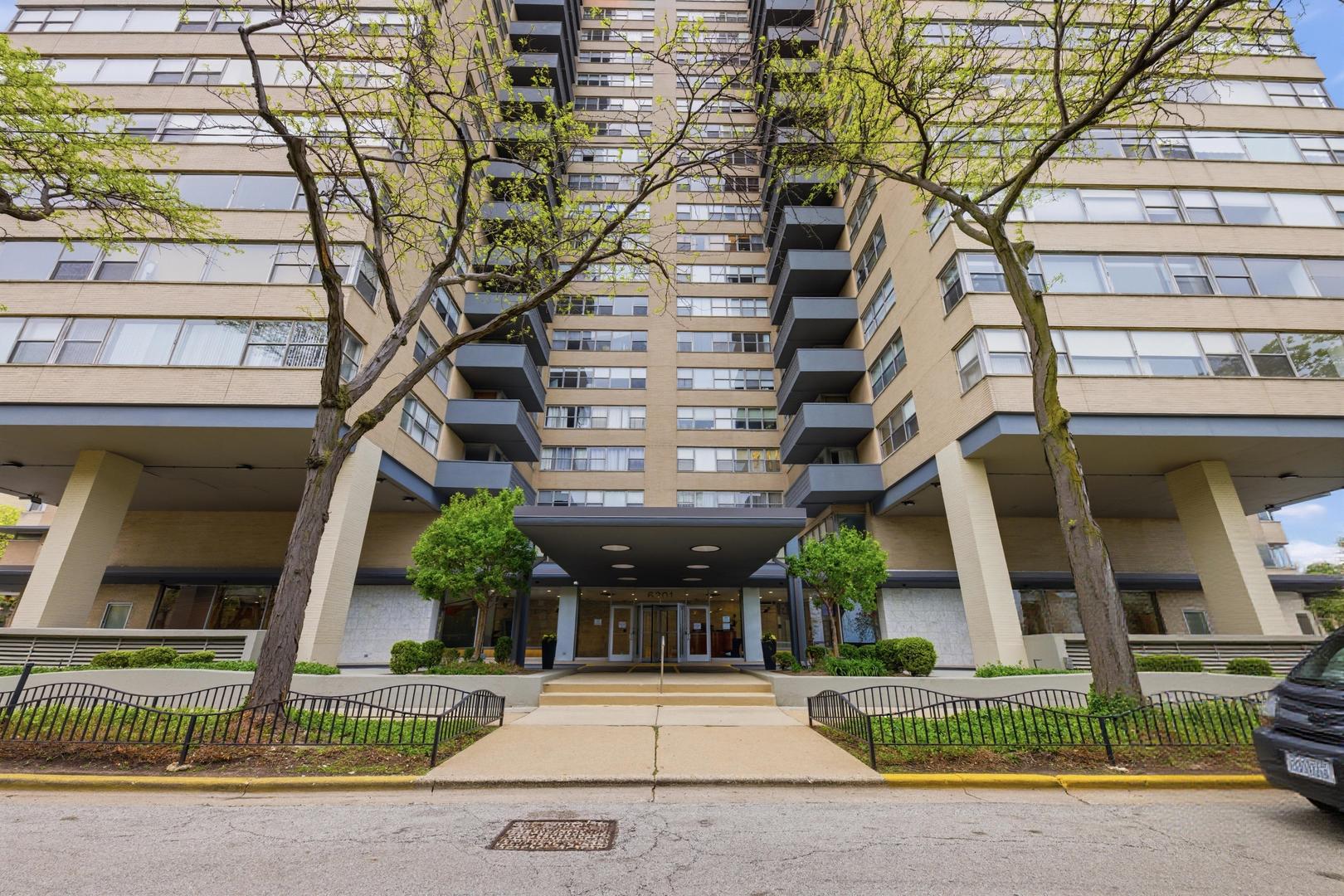 6301 N Sheridan Road #6E, Chicago, IL