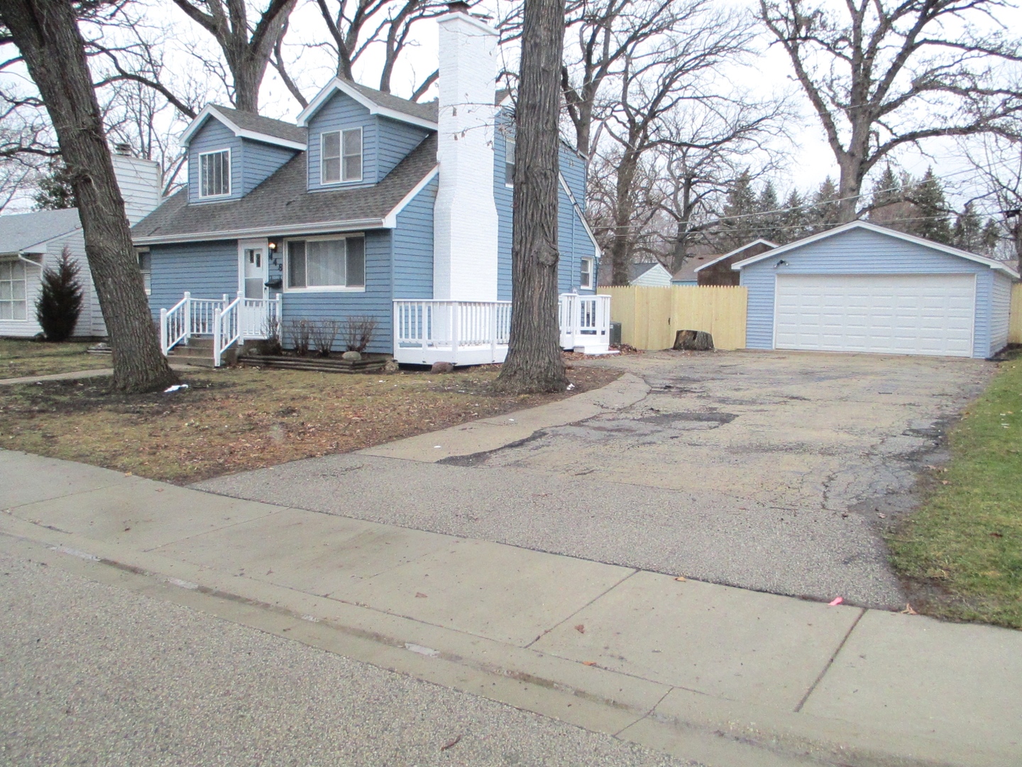 448 Midway Drive, Mundelein, IL