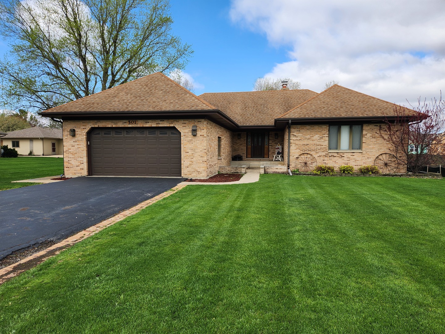 501 Walnut Street, Hinckley, IL