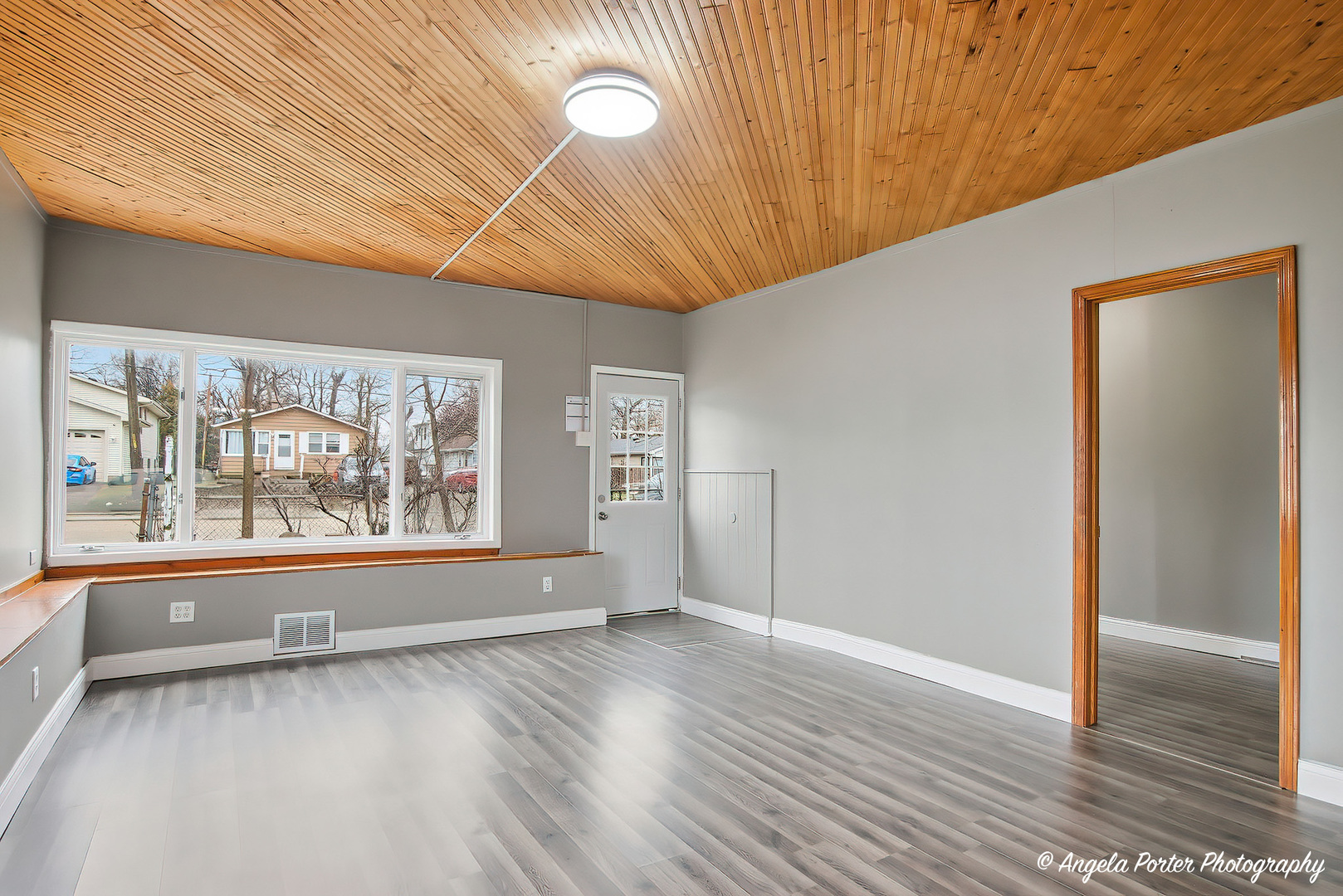 320 E WASHINGTON Street, Round Lake Park, IL