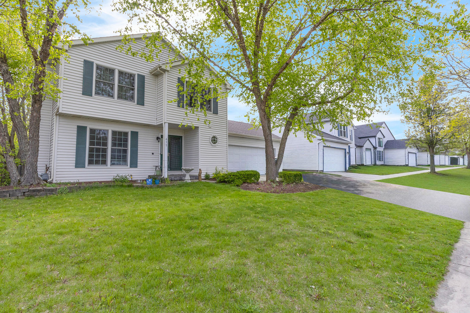 677 Anderson Drive, Lake In The Hills, IL