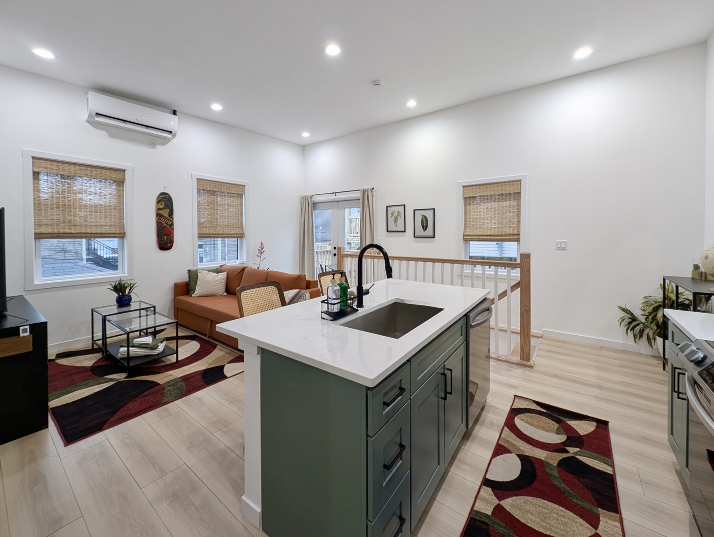 1914 W Farragut Avenue #3R, Chicago, IL