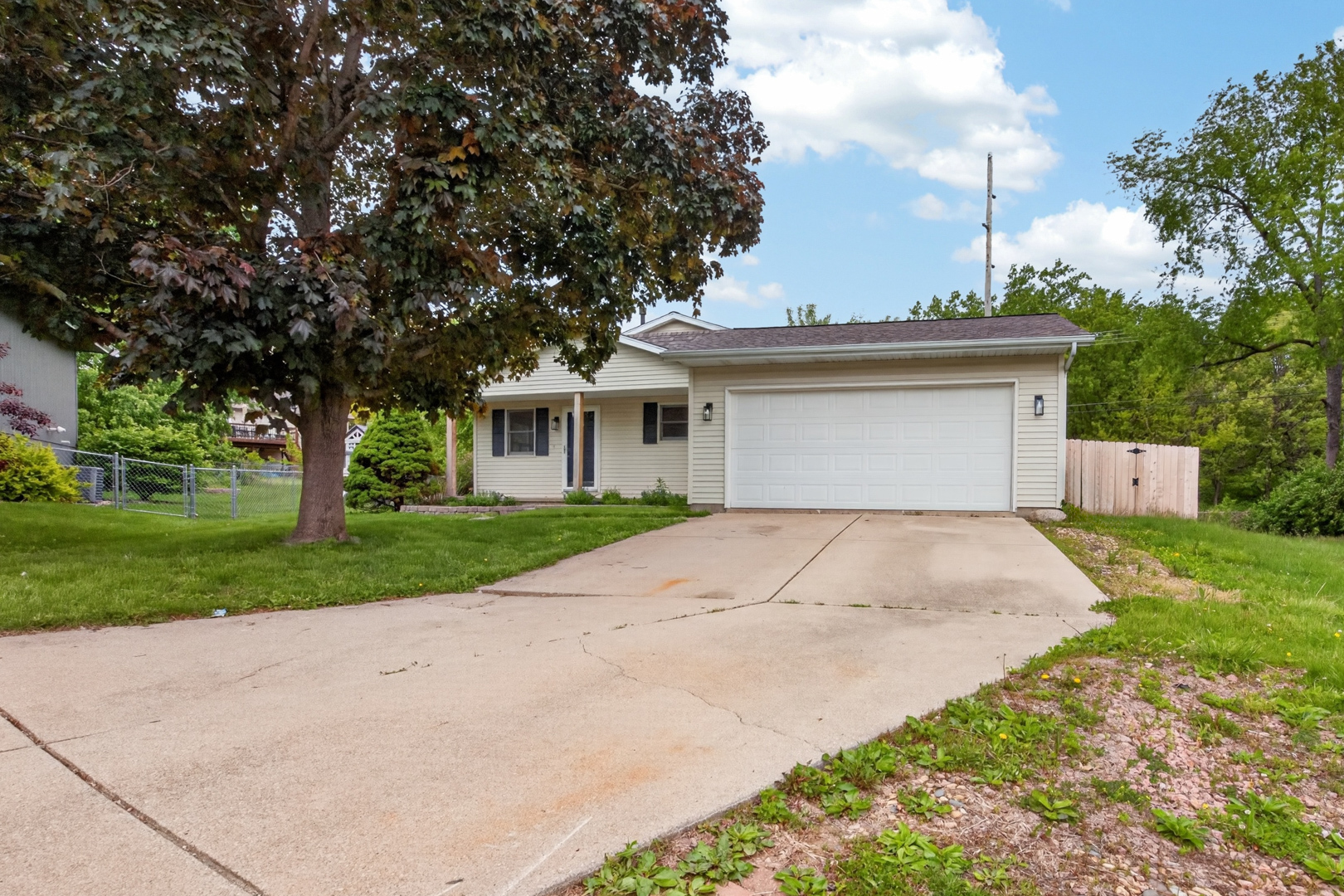 9 Timber View Drive, Bloomington, IL