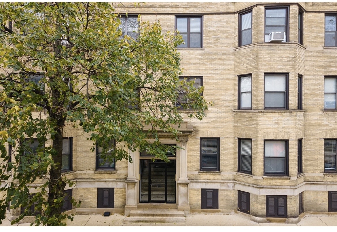 917 W Waveland Avenue #3A, Chicago, IL