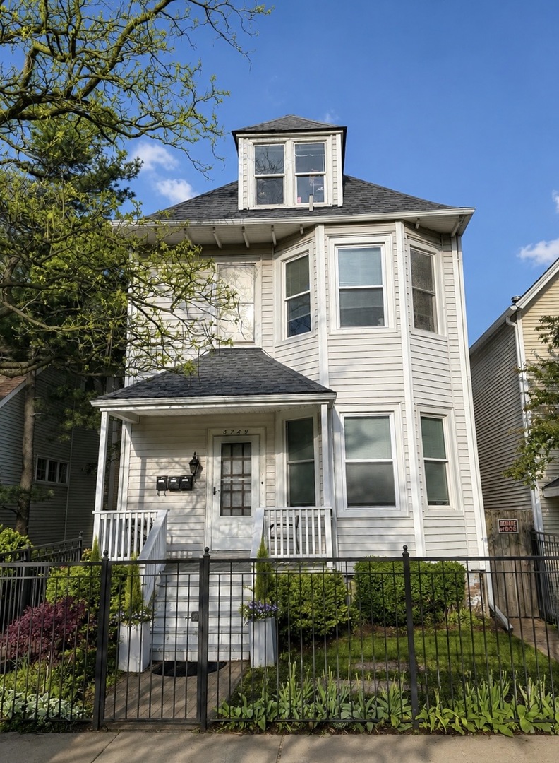 3749 N SEMINARY Avenue #1, Chicago, IL