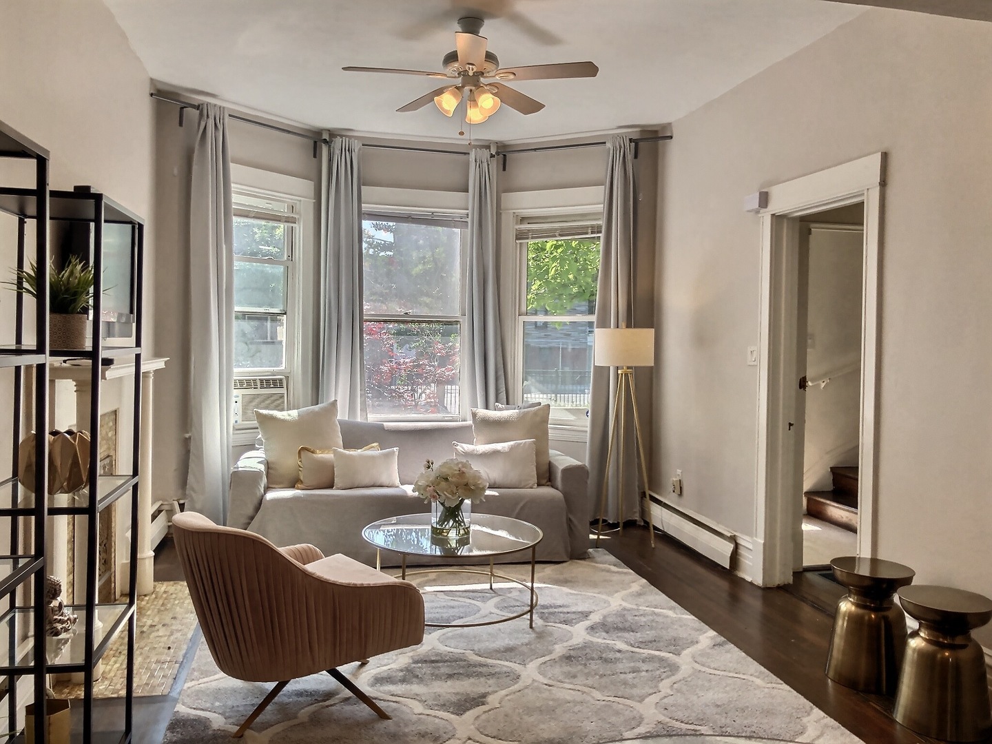 3749 N SEMINARY Avenue #1, Chicago, IL