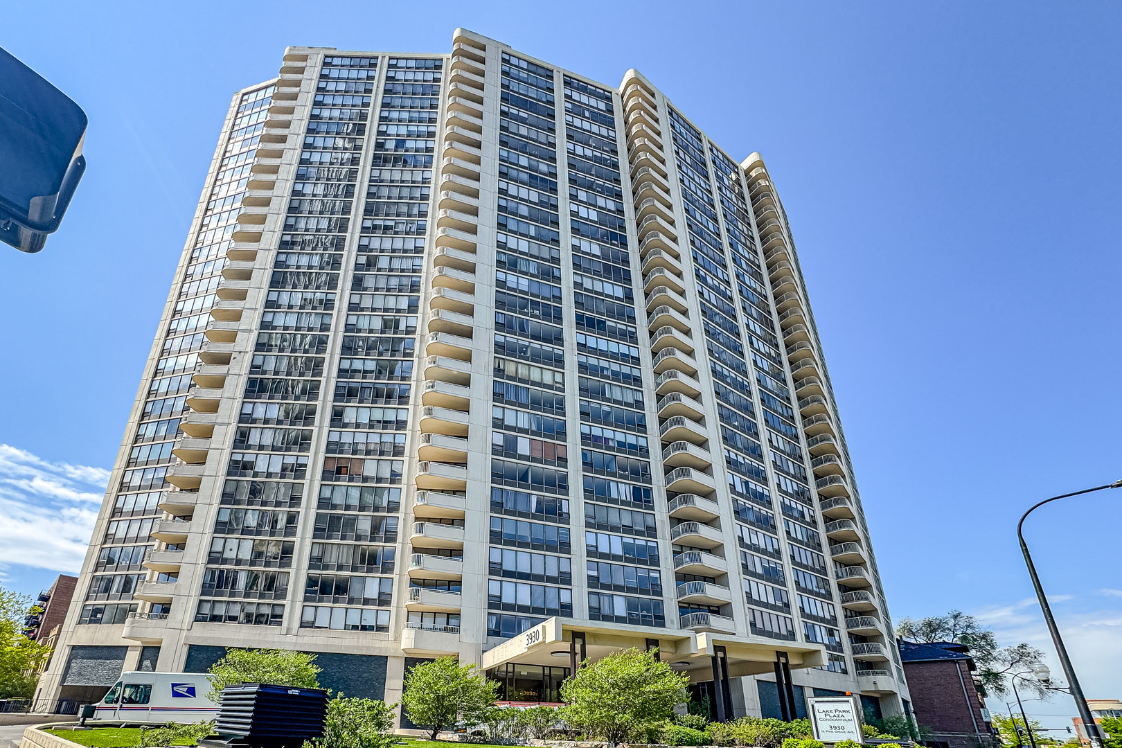 3930 N Pine Grove Avenue #1805, Chicago, IL