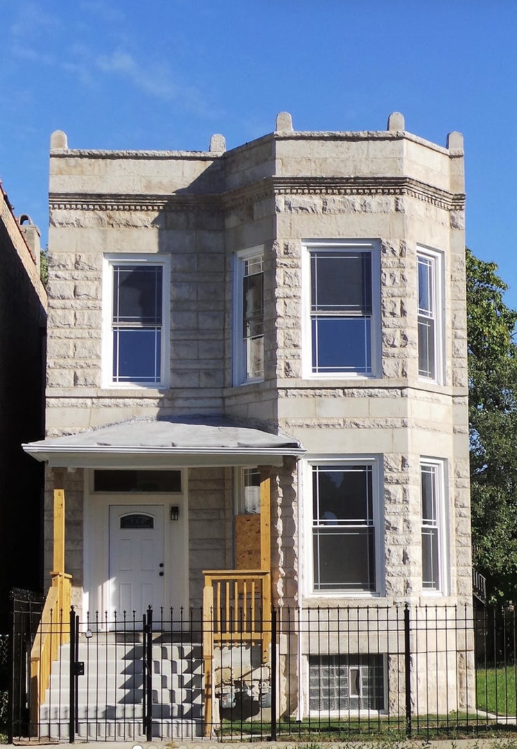 3910 W Arthington Street #2, Chicago, IL