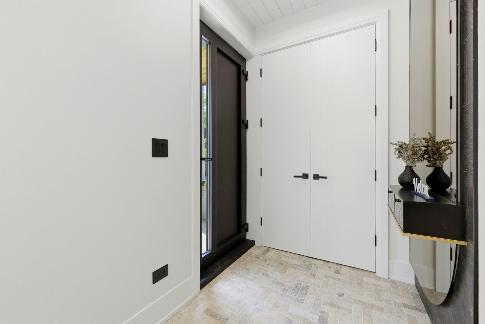 5725 N Ridge Avenue, Chicago, IL