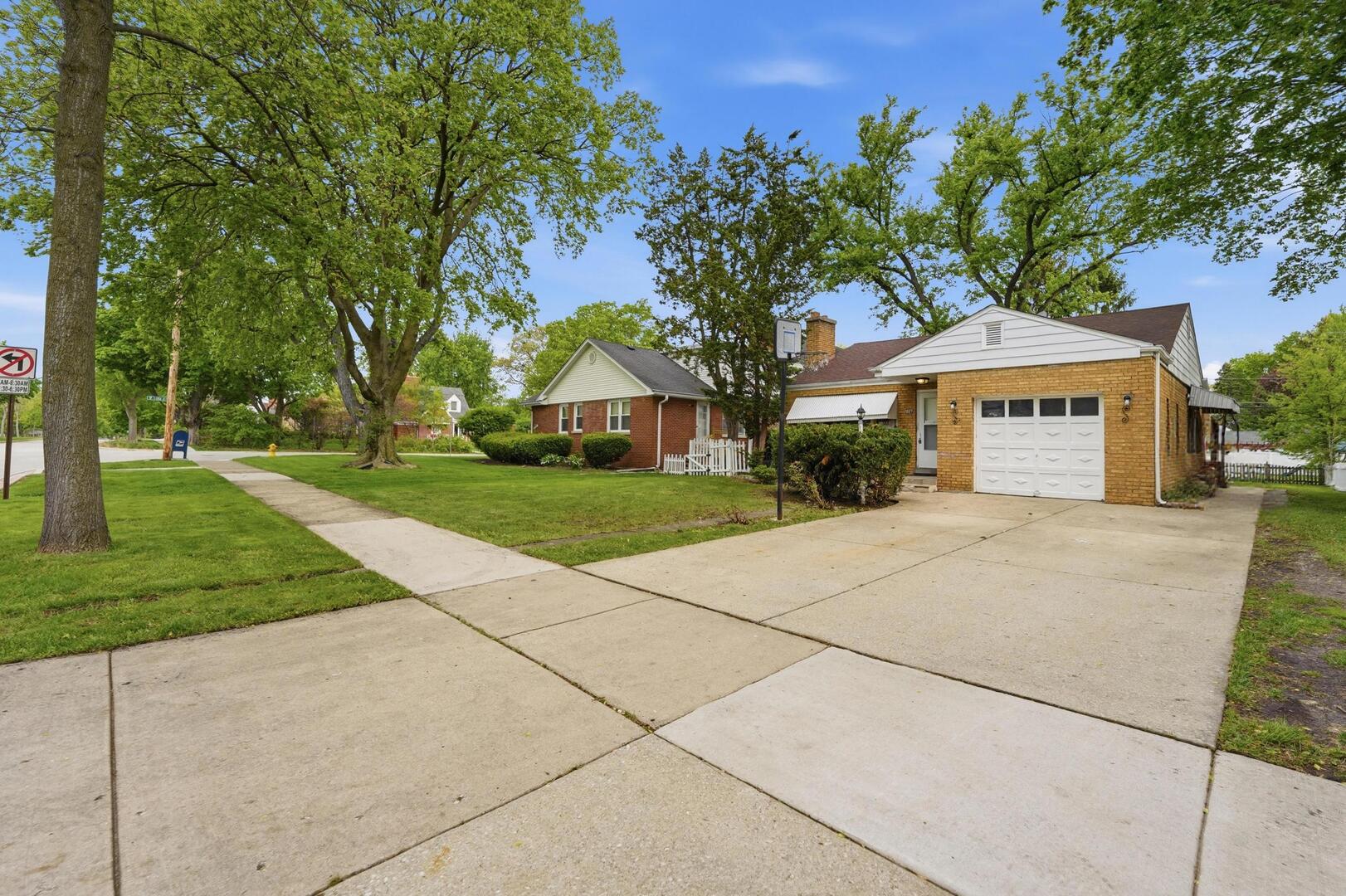 306 W Lonnquist Boulevard, Mount Prospect, IL