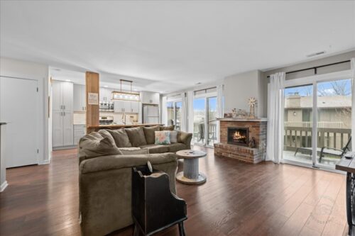 29W431 Emerald Green Drive #24E, Warrenville, IL