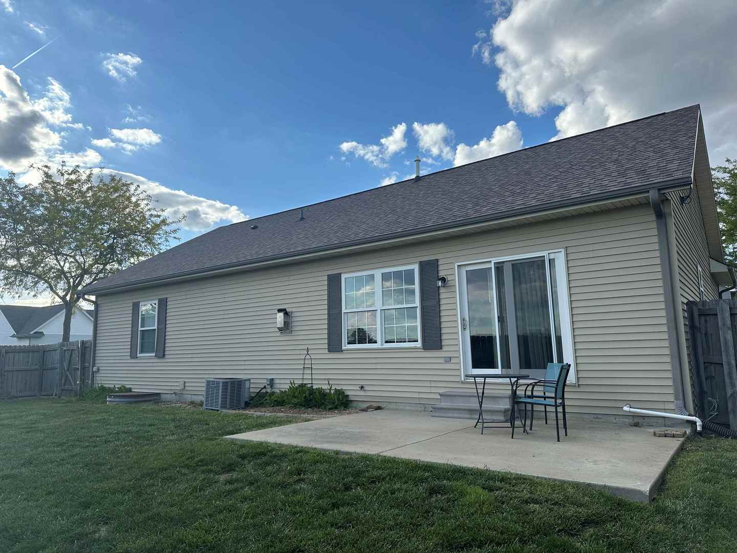 709 Molly Lane, New Berlin, IL