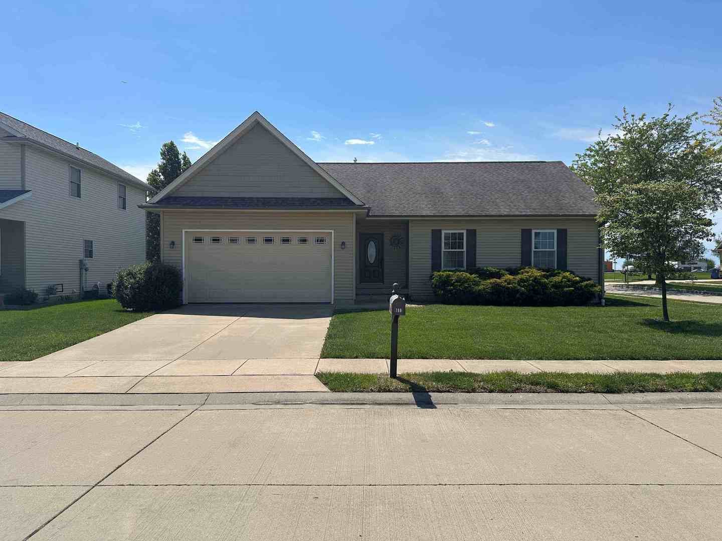 709 Molly Lane, New Berlin, IL