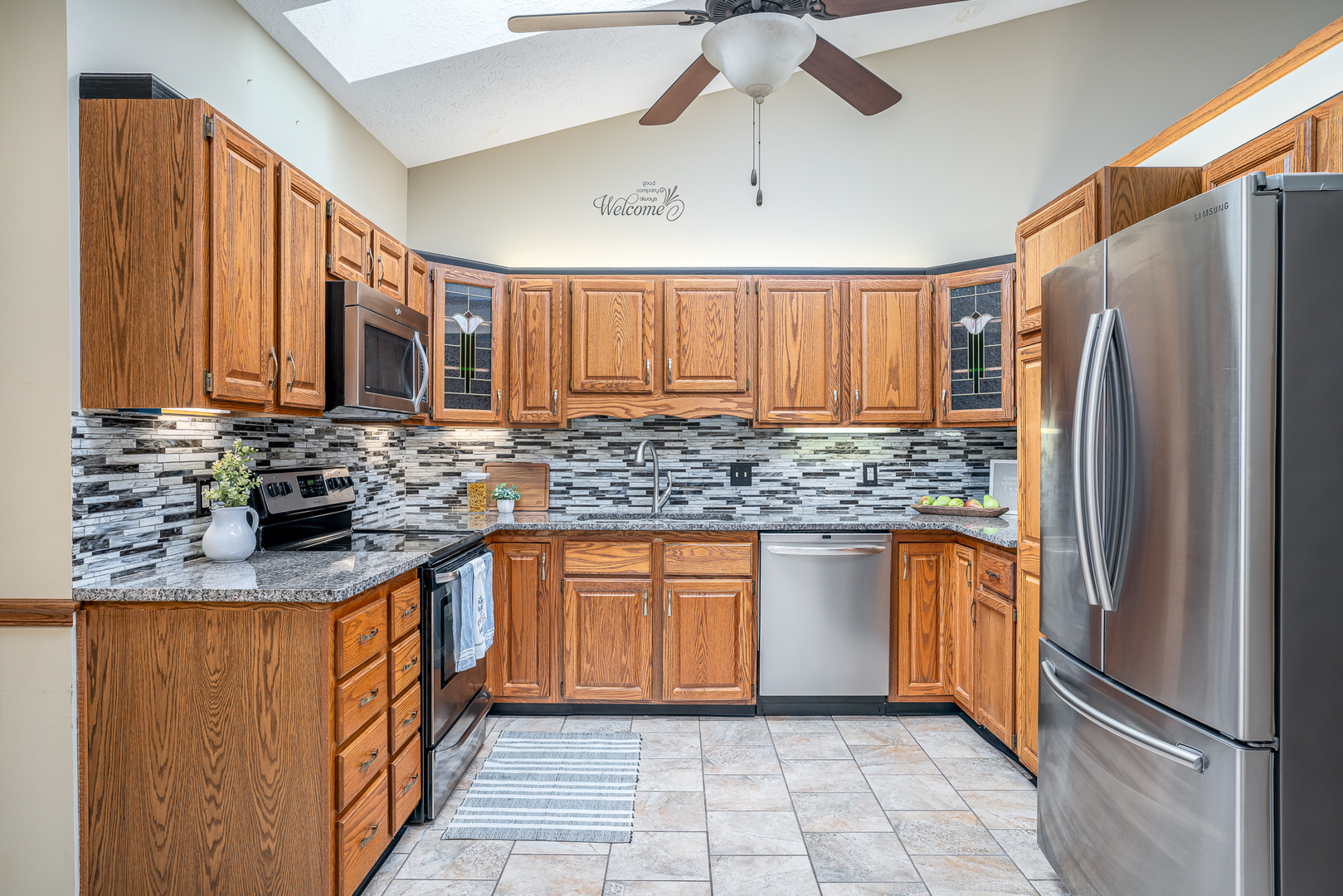 3321 E Ridge Place, Bettendorf, IA