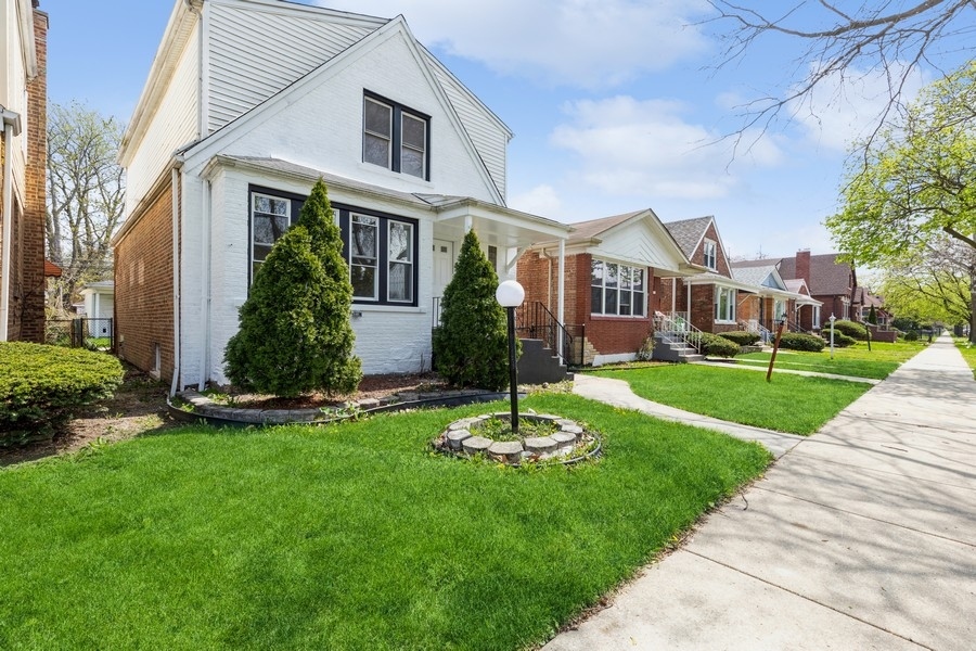 10429 S Indiana Avenue, Chicago, IL