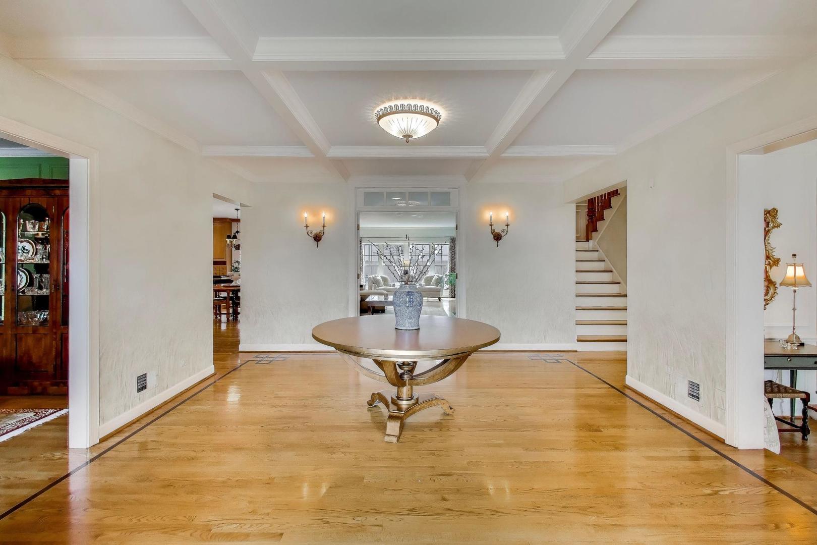 1135 Buttonwood Lane, Northbrook, IL