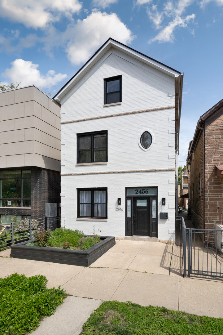 2456 W Huron Street, Chicago, IL