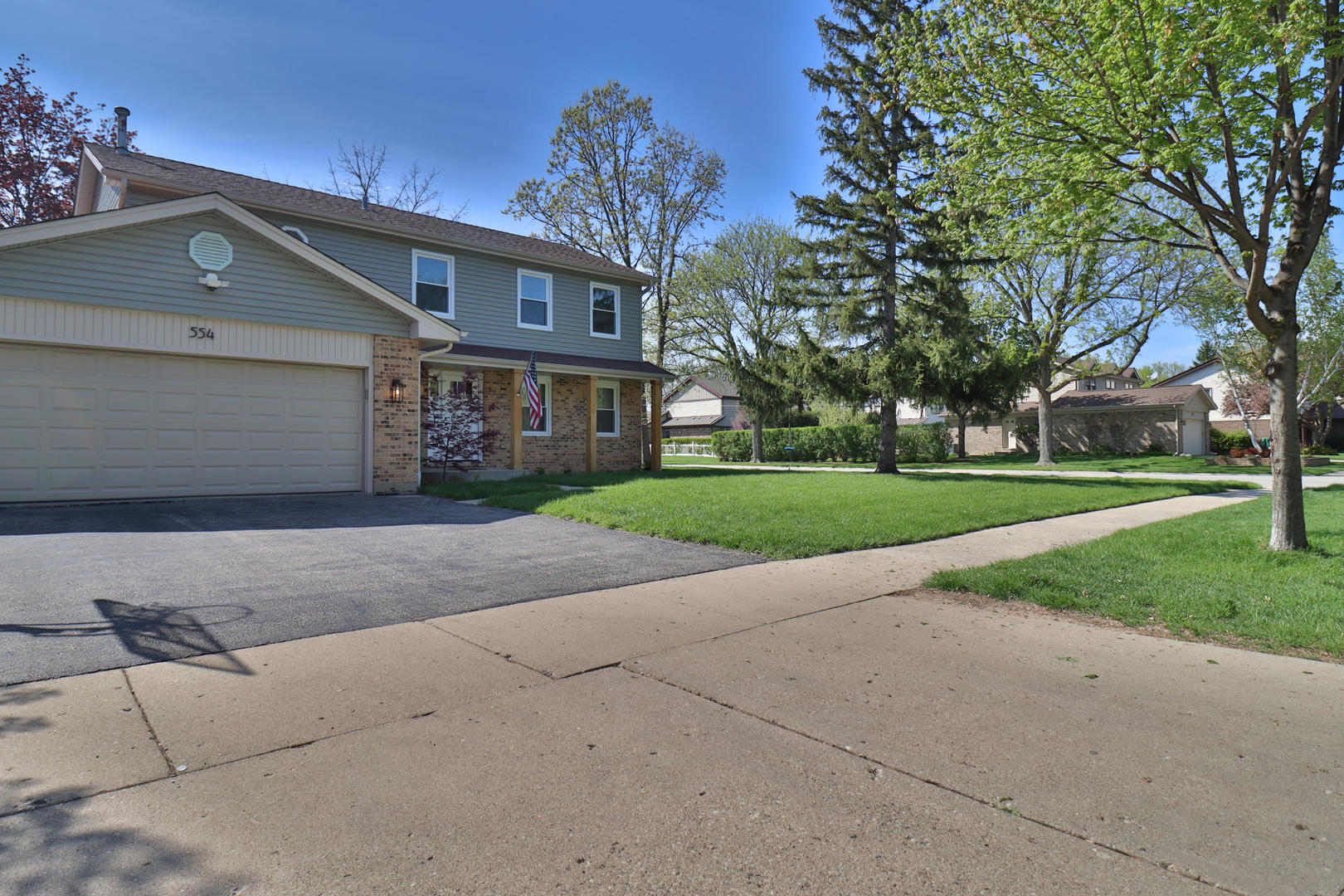 554 Briarwood Drive, Wheeling, IL