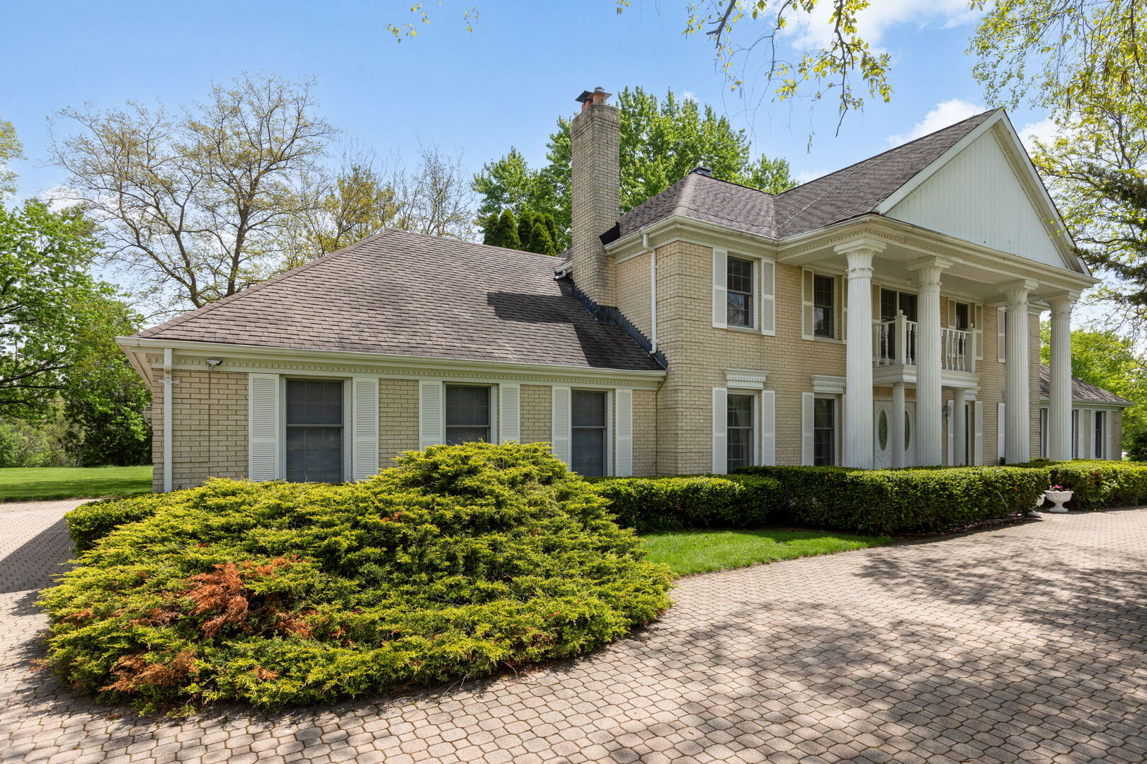 7 Willow Bay Drive, South Barrington, IL