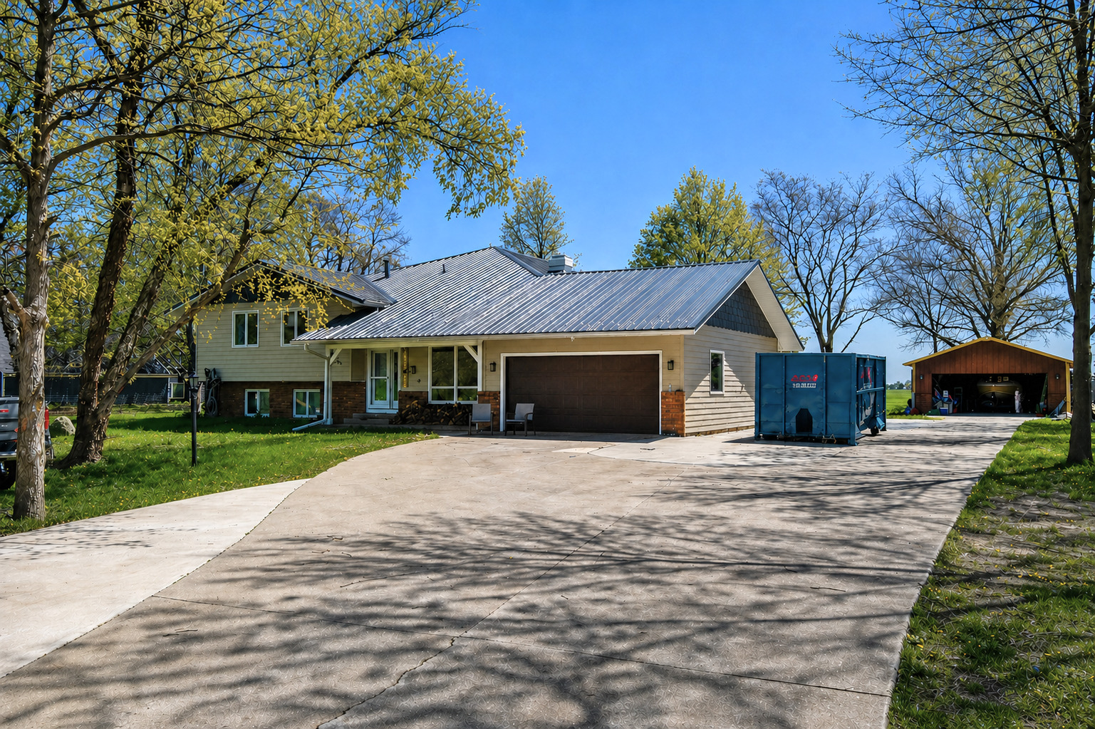 10690 E 1700 North Road, Pontiac, IL