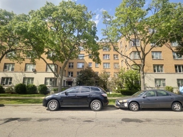 2610 W Balmoral Avenue #105, Chicago, IL