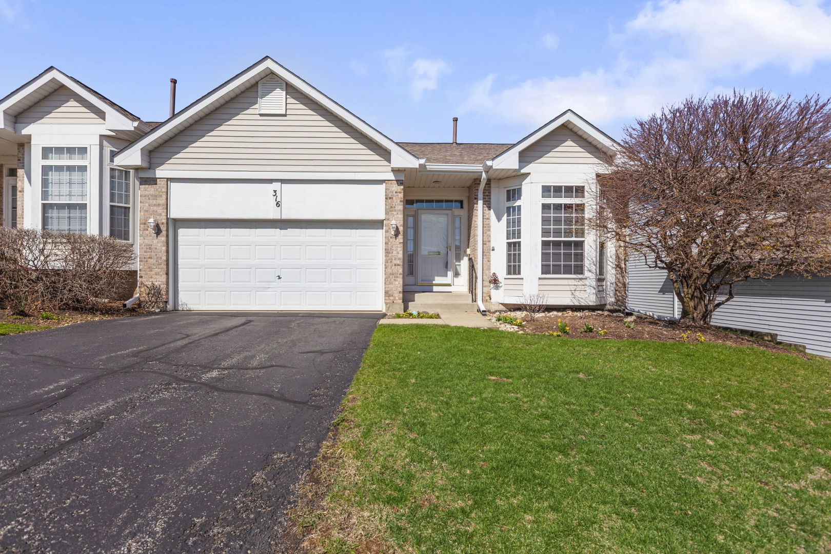 316 Haber Road, Cary, IL