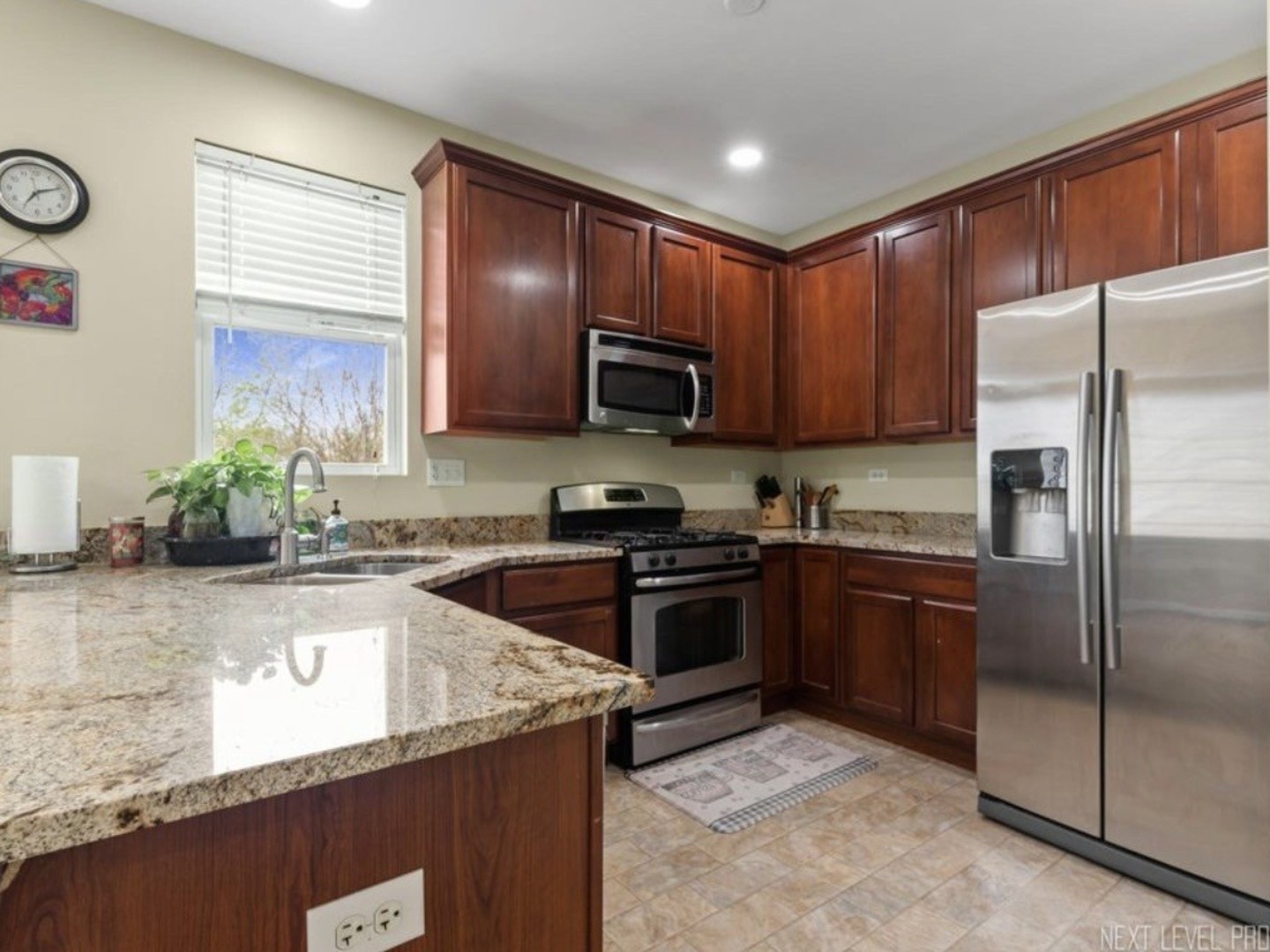 508 Grosvenor Lane, Aurora, IL