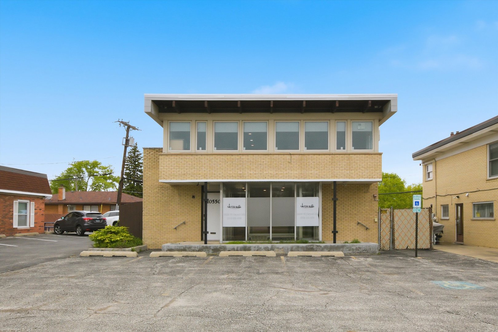 10550 W Cermak Road, Westchester, IL