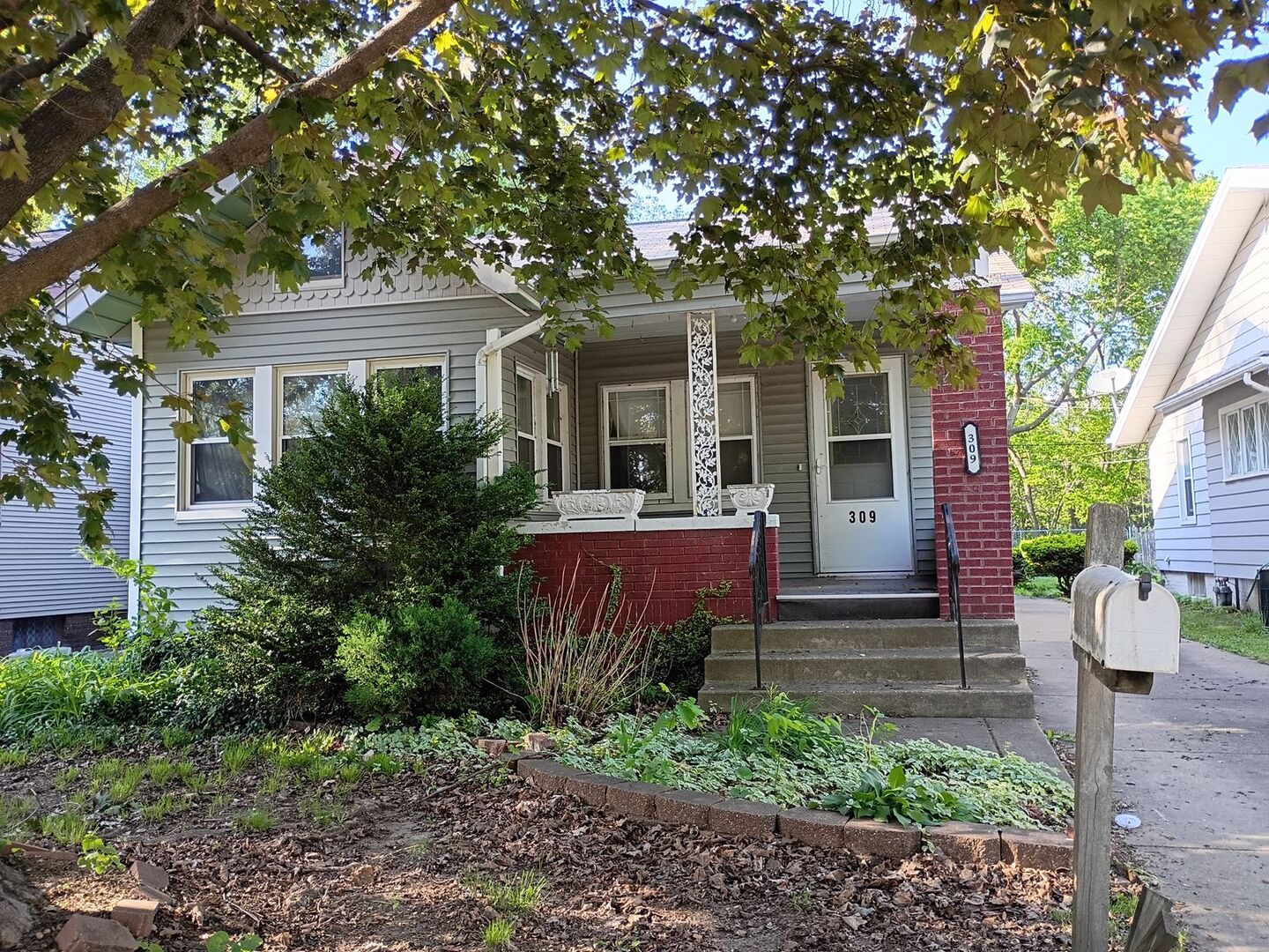 309 W Hanssler PI, Peoria, IL