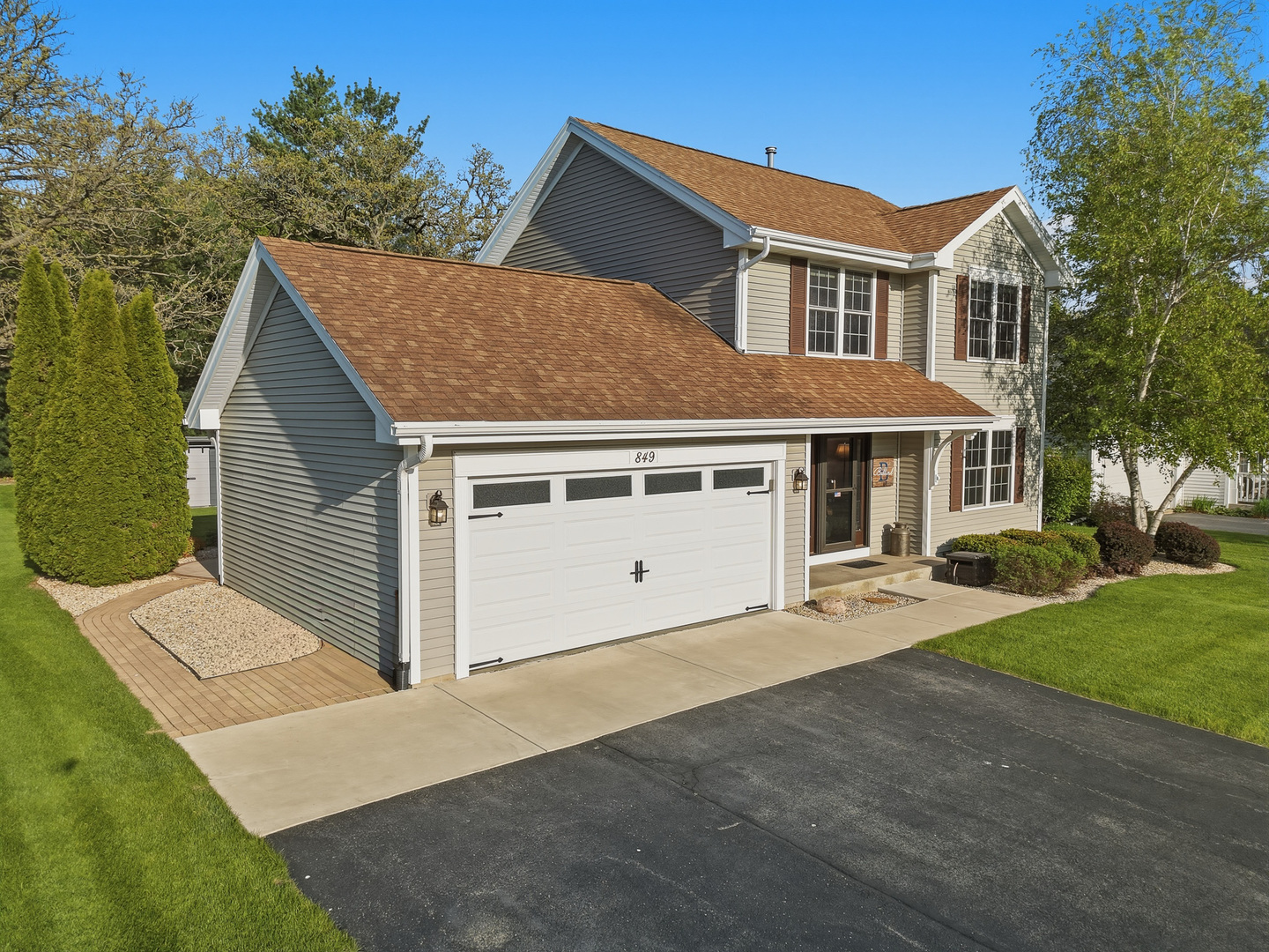 849 N Seven Hickory, Byron, IL