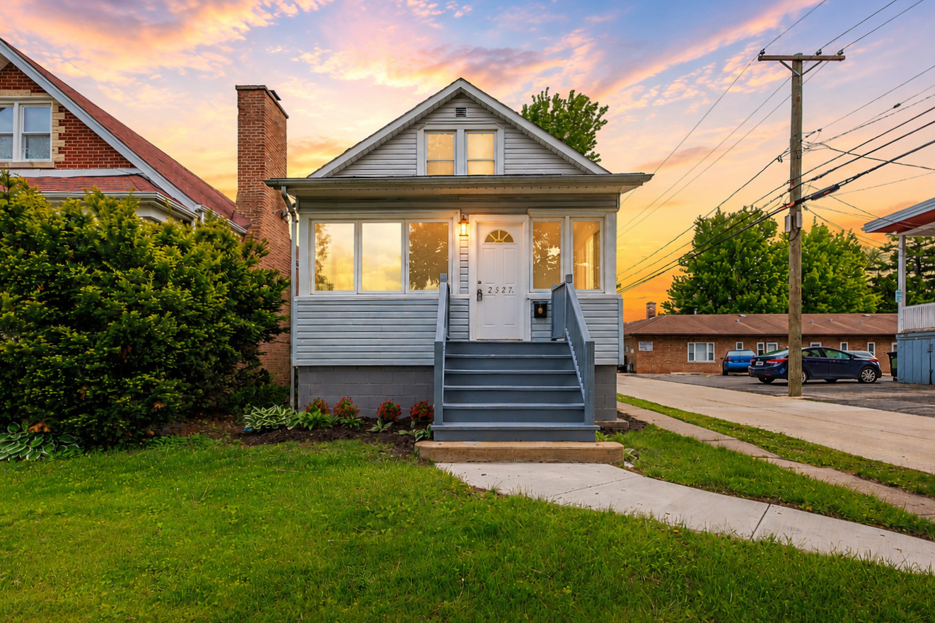 2527 Westover Avenue, North Riverside, IL