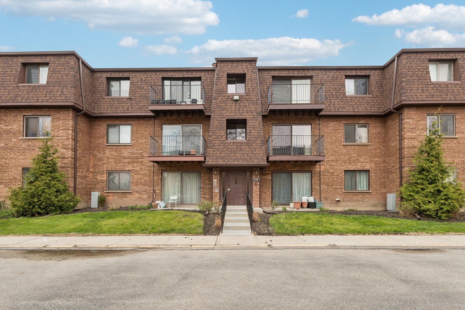 702 Cobblestone Circle #D, Glenview, IL
