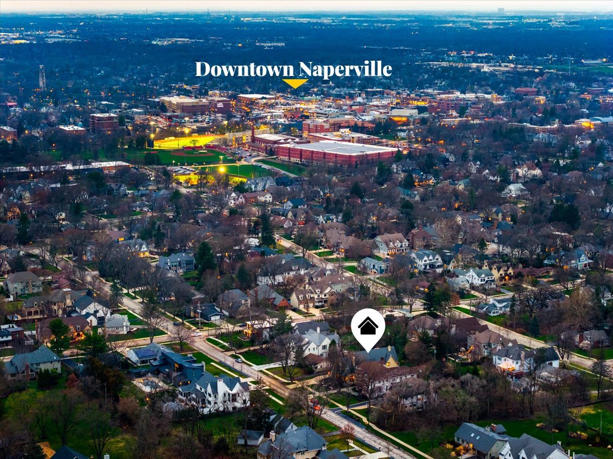 849 E Hillside Road, Naperville, IL