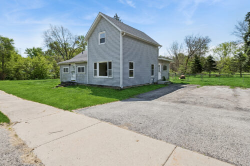 312 W Railroad Street, Kingston, IL