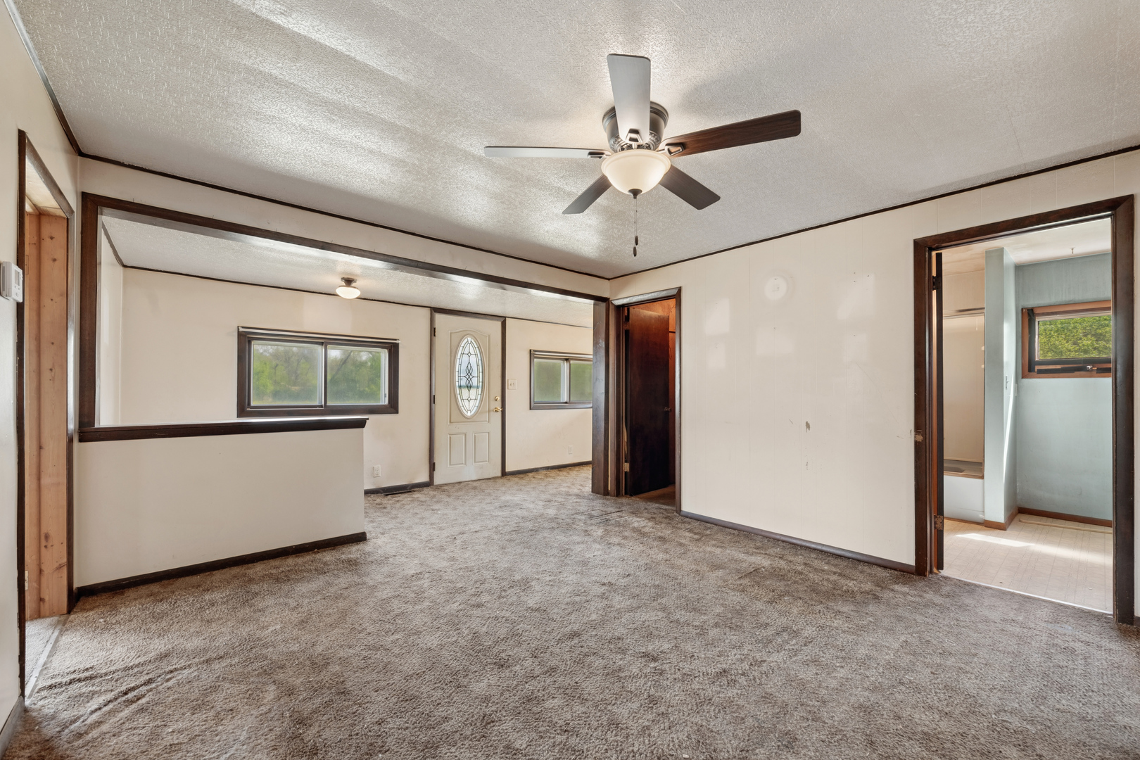 312 W Railroad Street, Kingston, IL