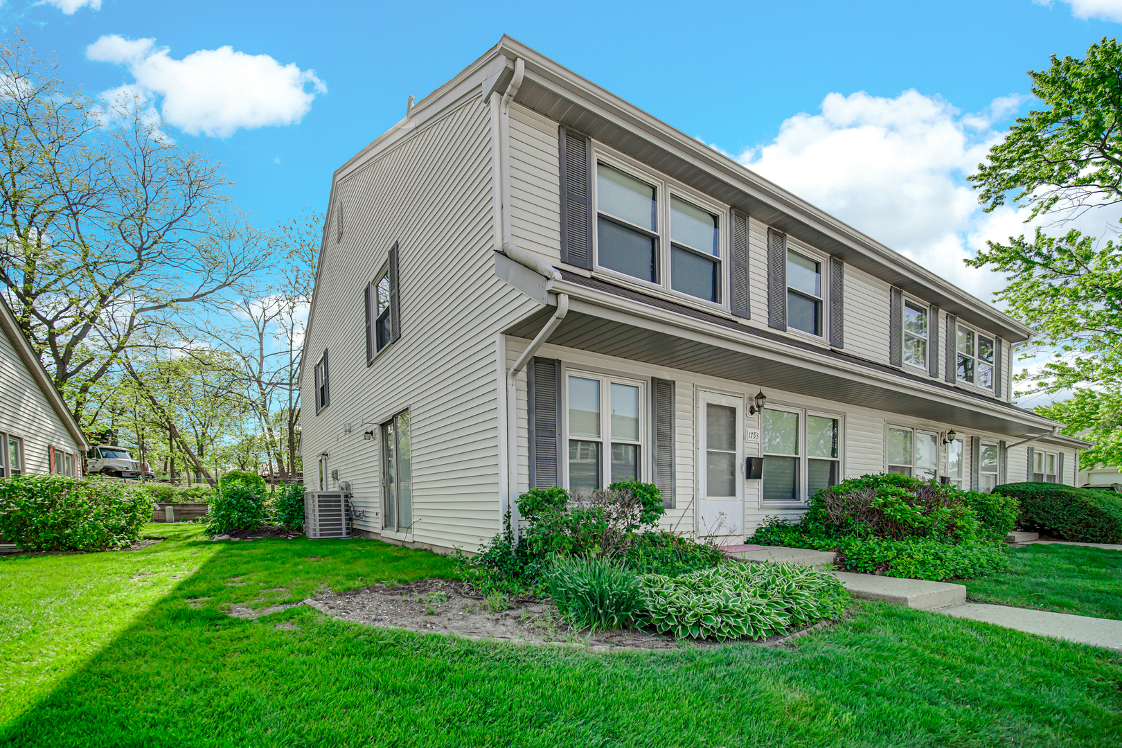 1793 Queensbury Circle, Hoffman Estates, IL