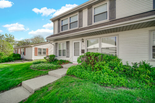 1793 Queensbury Circle, Hoffman Estates, IL