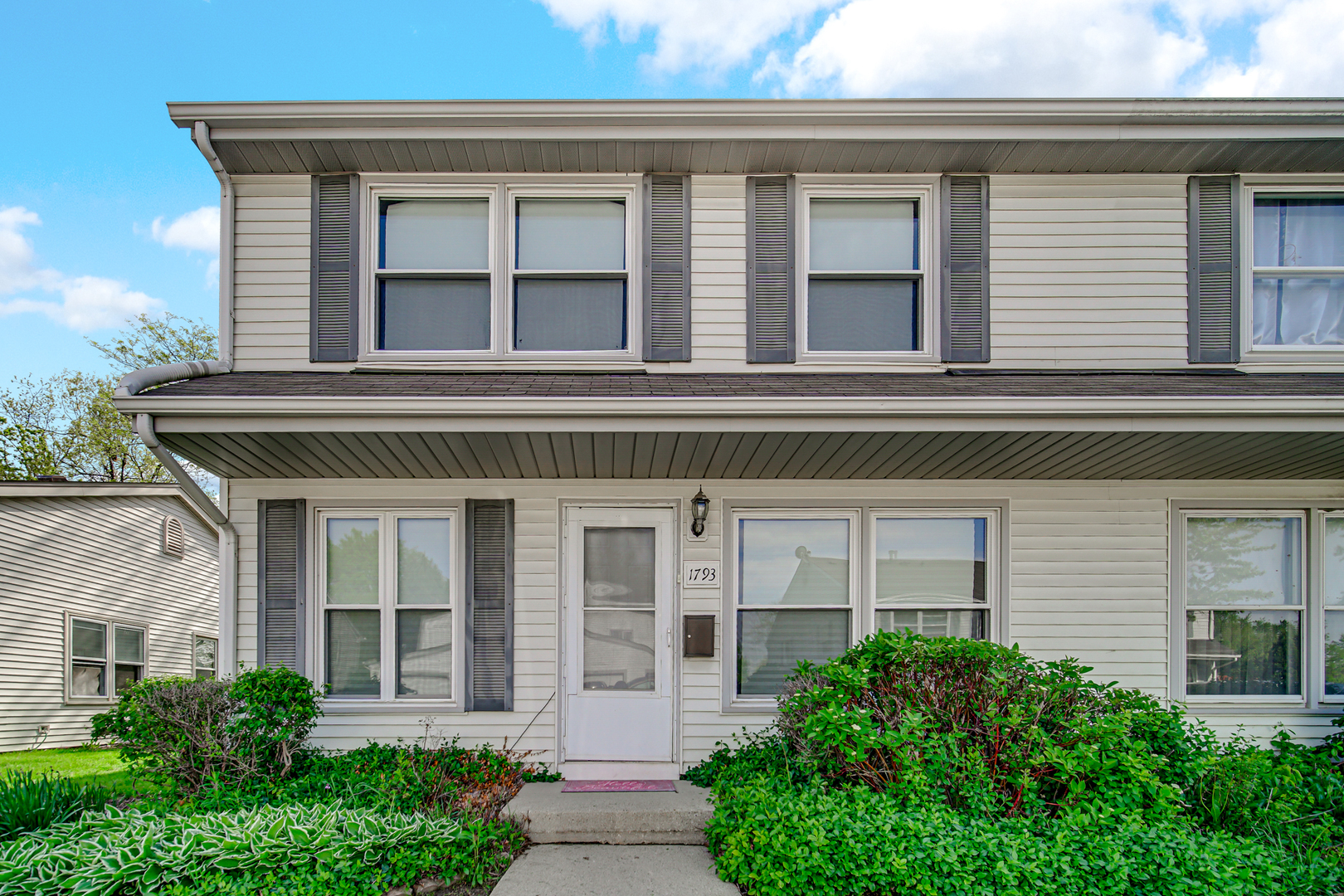 1793 Queensbury Circle, Hoffman Estates, IL