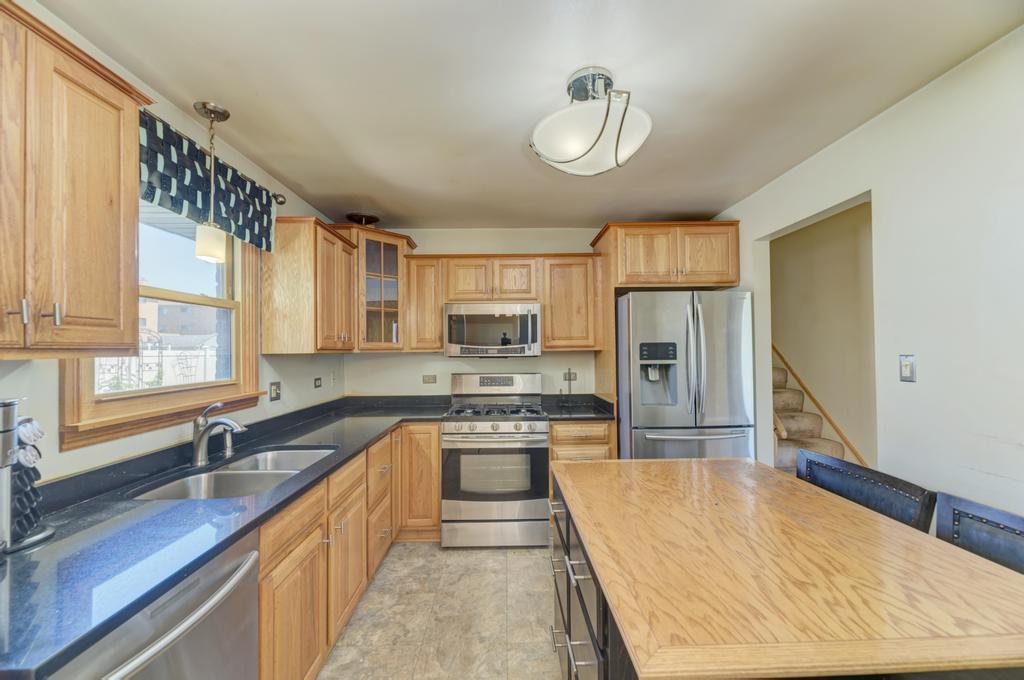 8207 S 82nd Avenue, Justice, IL