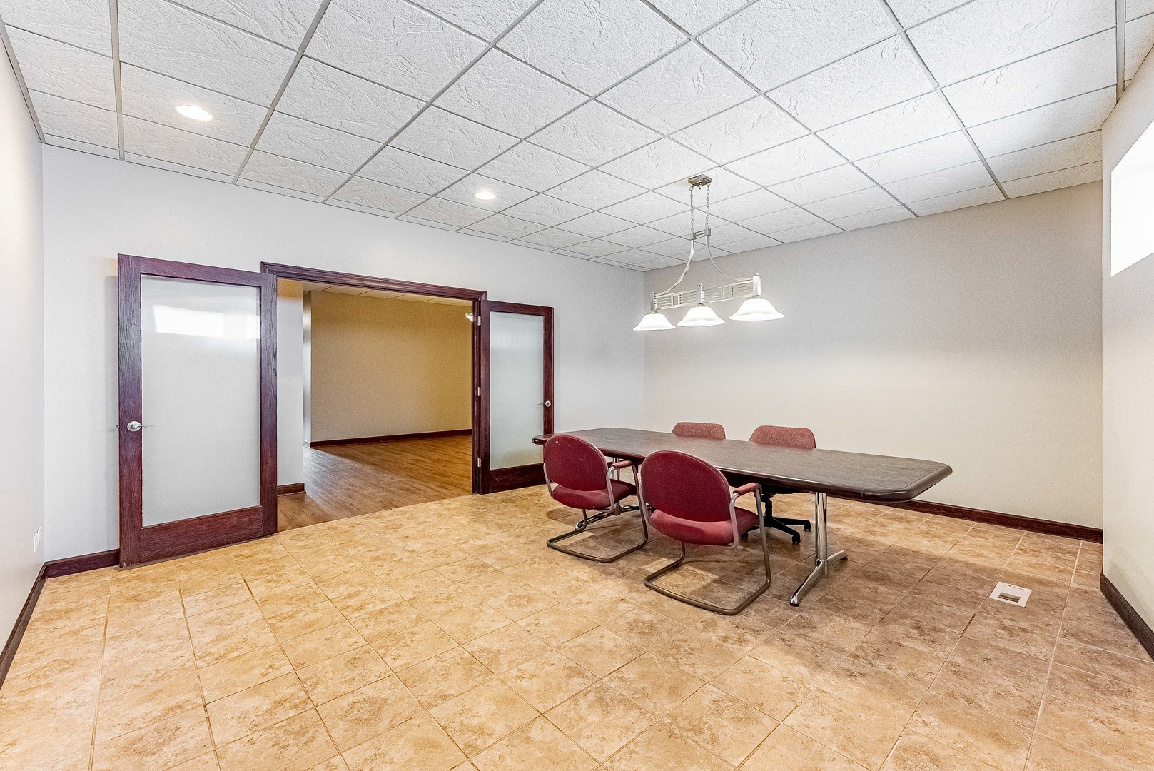 5543 W Diversey Avenue, Chicago, IL