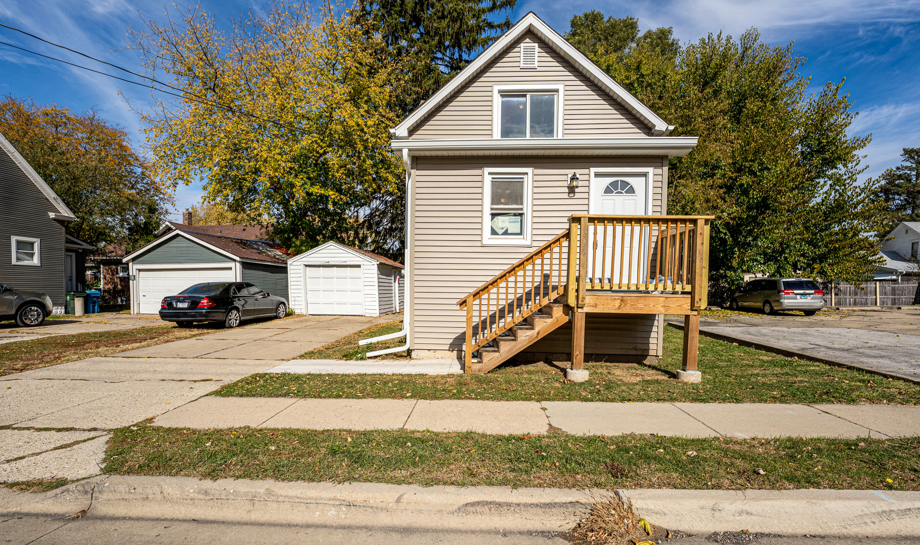 570 5TH Avenue, Aurora, IL