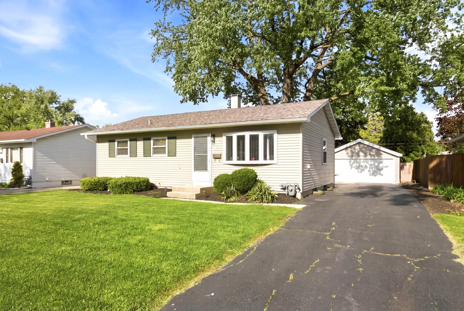 804 Pearson Drive, Joliet, IL