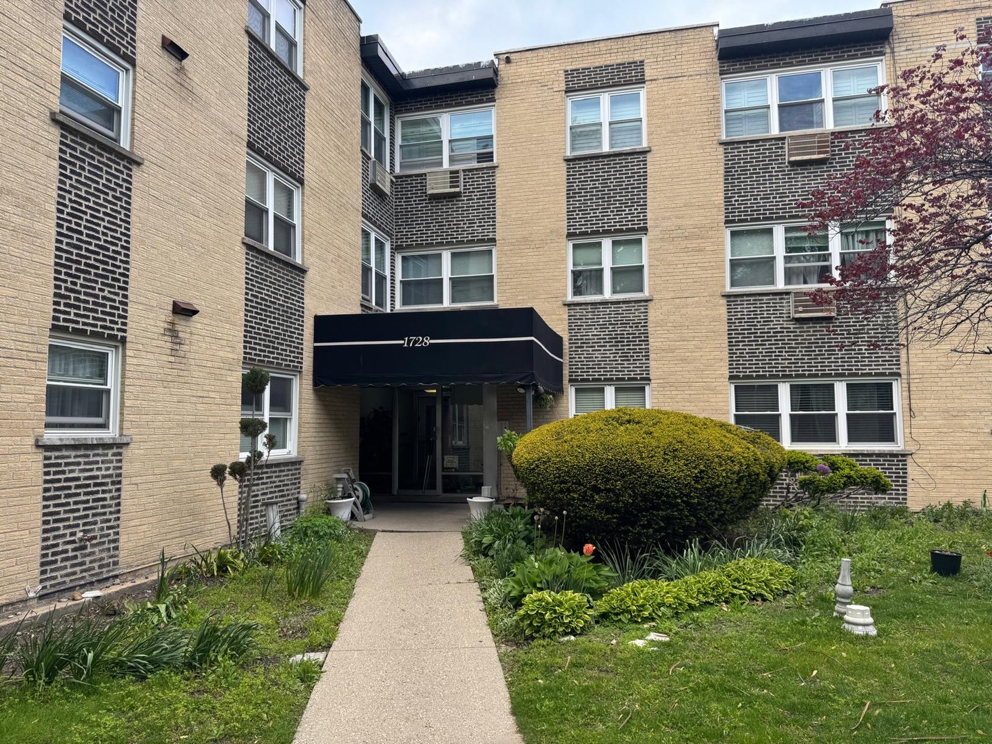 1728 W FARWELL Avenue #107, Chicago, IL