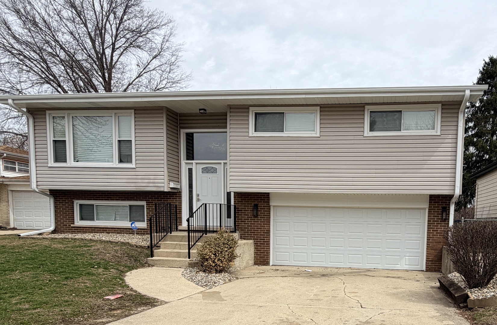 15203 Waterman Drive, South Holland, IL