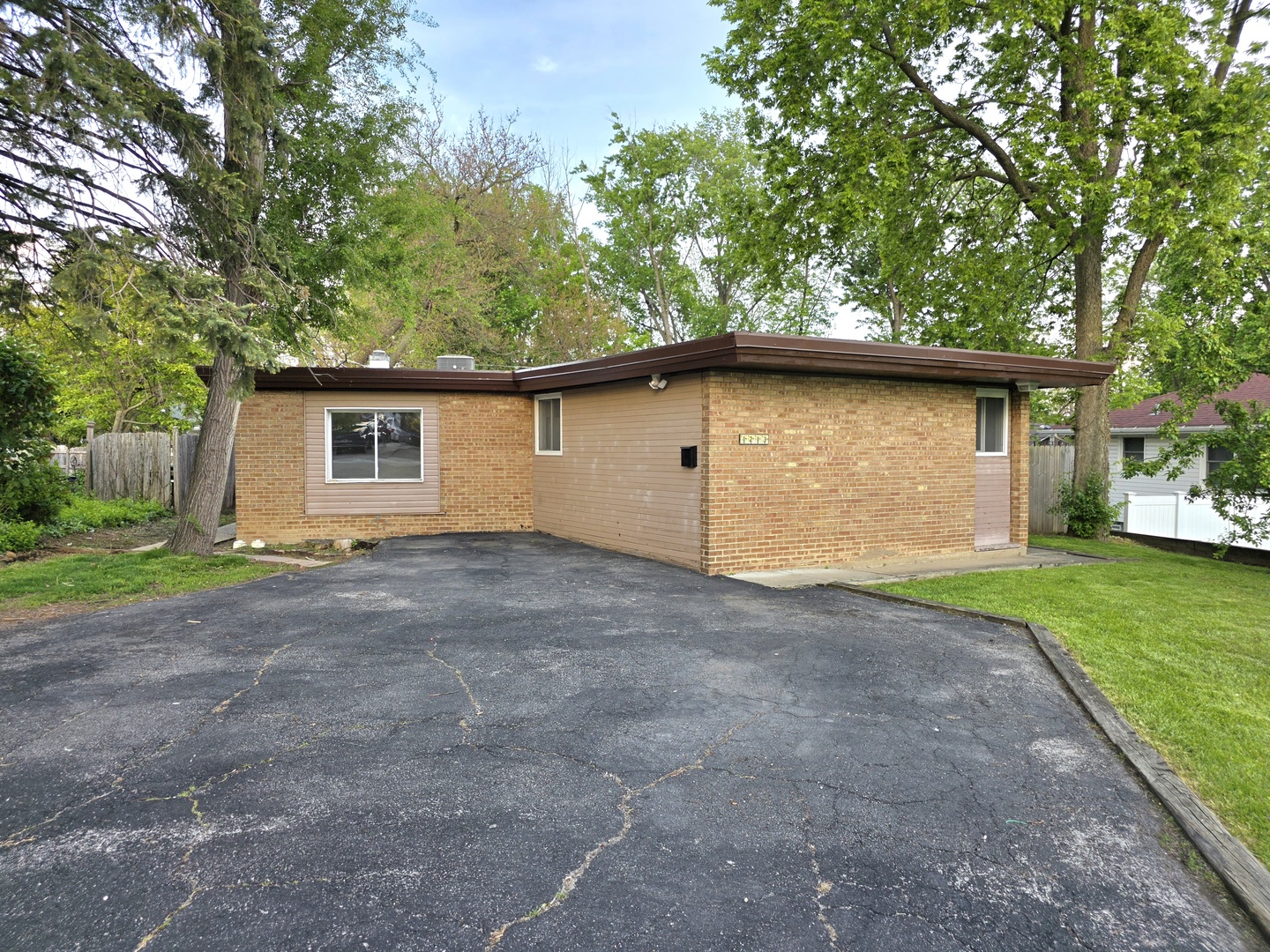 1213 Orchard Avenue, Chicago Heights, IL