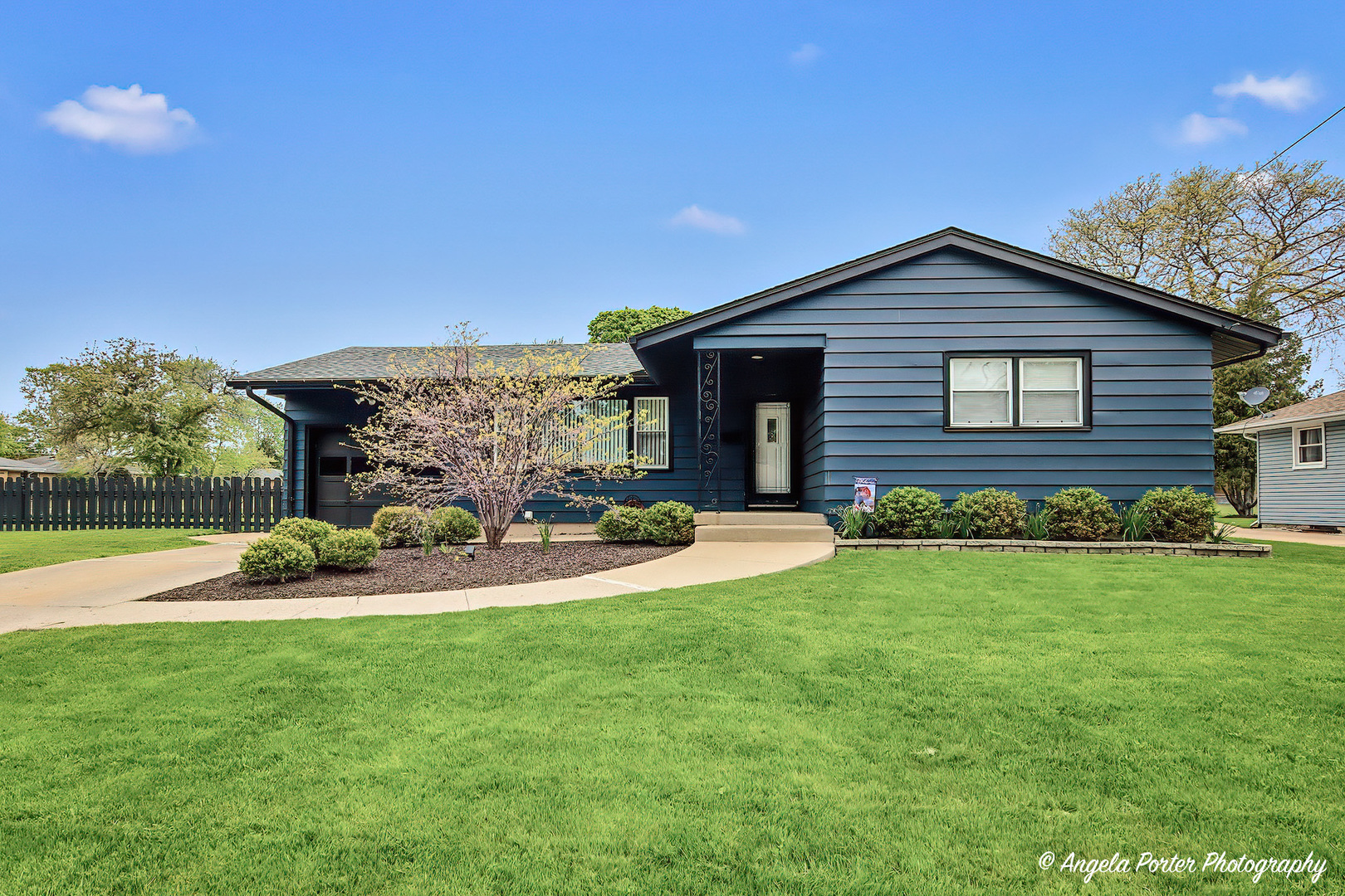 1320 Glenwood Avenue, Waukegan, IL